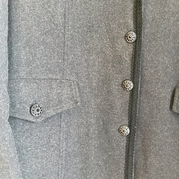 Grey lined coat - Picture 3 of 4